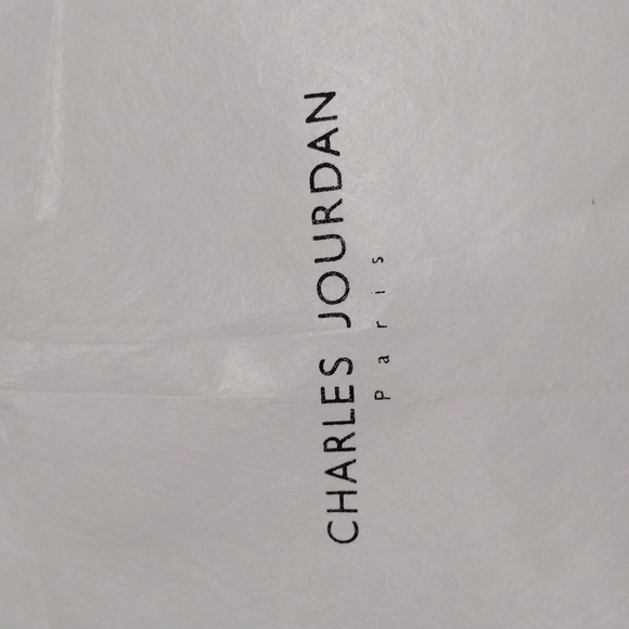Charles Jourdan White Fabric dust bag - 15.5x16.5 inches - New - Picture 2 of 3